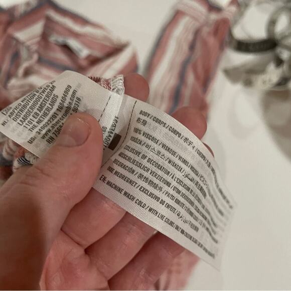 Hollister Pink & White Striped Long Sleeve Button Down Shirt Size S‎ - Picture 6 of 8